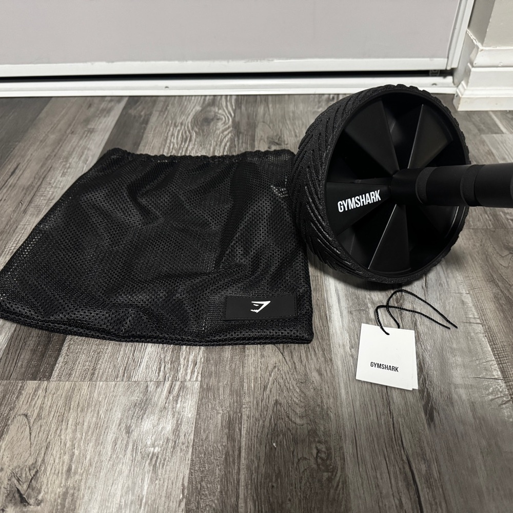 Gymshark Black Ab Roller with Mesh Bag